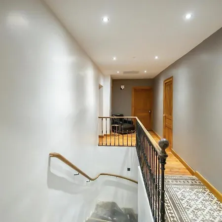 Beautiful In With Heated Swimming Pool *